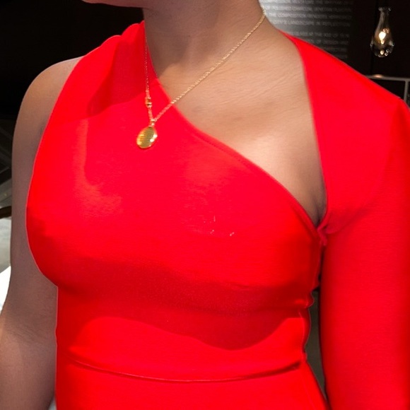 Lady in Red Chic One-Shoulder Red Dress - Picture 5 of 5